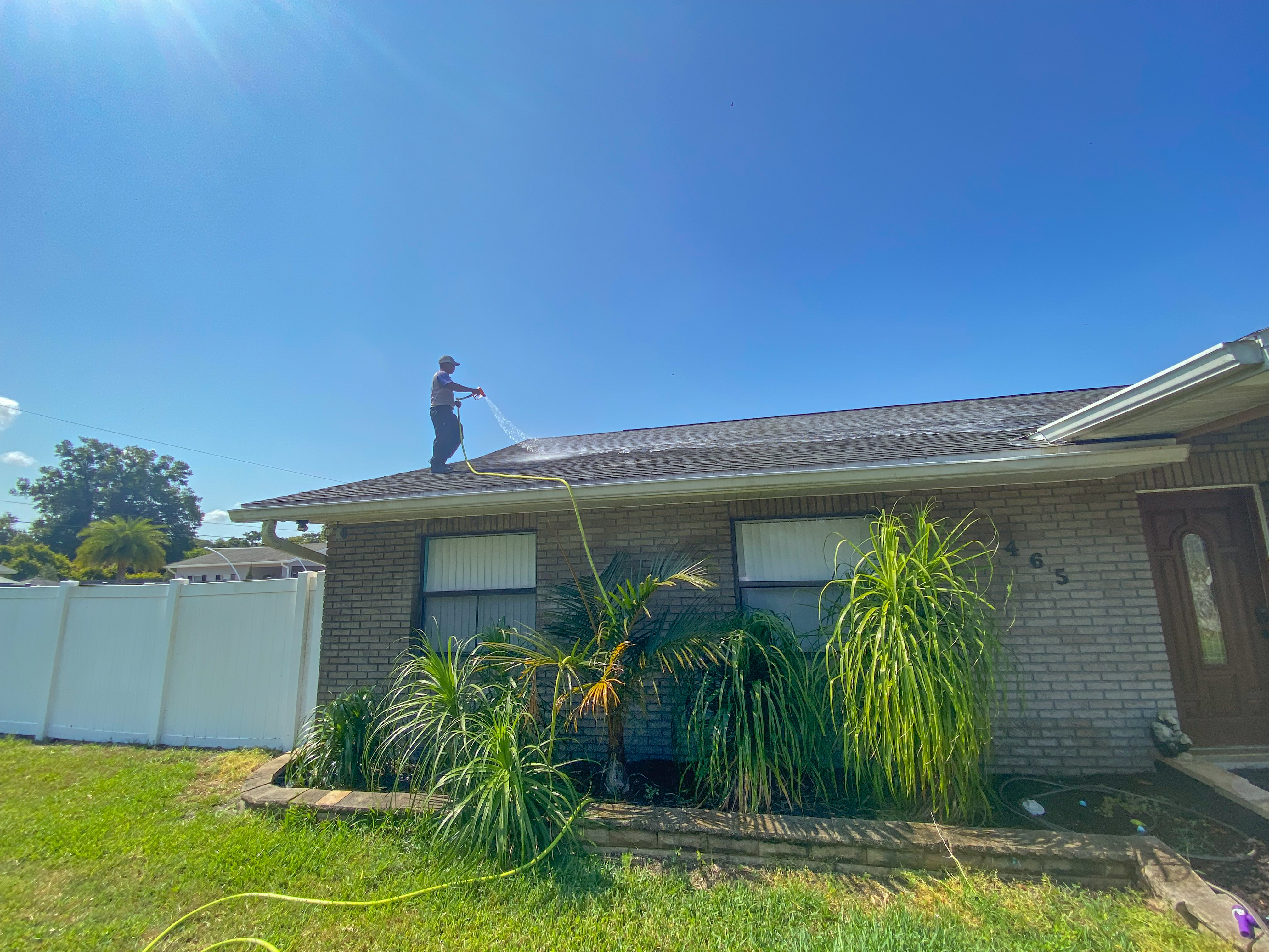 Expert Shingle Roof Cleaning in Deltona, FL